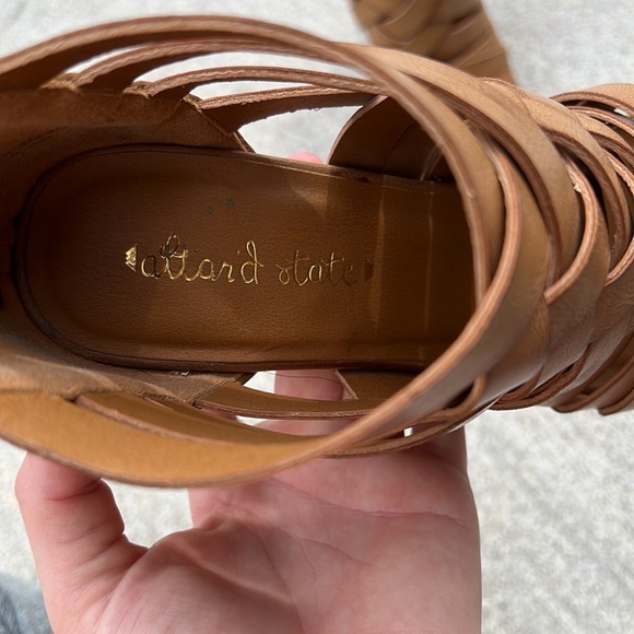 Strappy heels - Picture 5 of 7